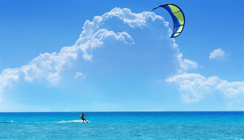 Kitesurfing: tutto il fascino dello sport estremo Kitesurfing: tutto il fascino dello sport estremo